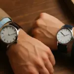Cosa distingue un orologio artigianale da uno industriale? Il dettaglio che cambia indossare