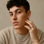 Gioielli genderless trend emergente: scopri cosa li rende così moderni e versatili
