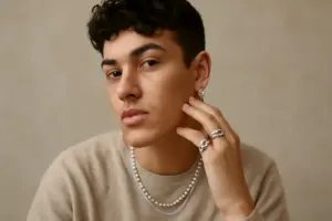Gioielli genderless trend emergente: scopri cosa li rende così moderni e versatili